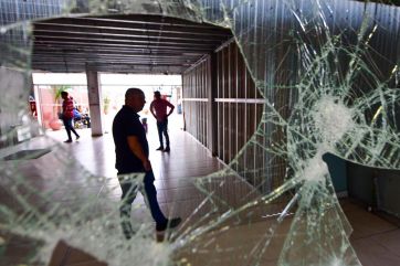 Sastre recorrió las obras de reparación de la Legislatura