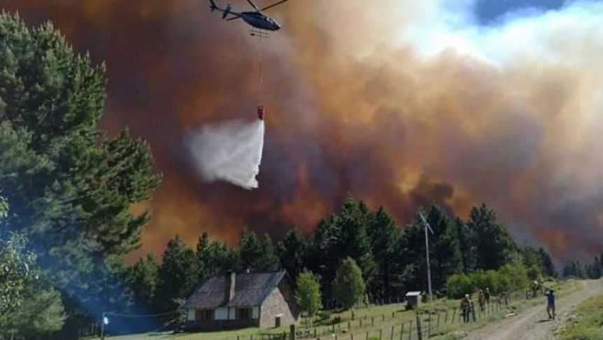 Incendios en Aluminé: se cayó un helicóptero y confirman dos fallecidos