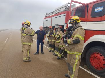 Puerto Madryn: siguen los intensos trabajos para combatir el fuego y esperan poder controlarlo hoy