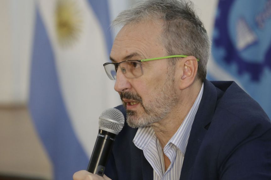 El ministro Puratich auguró el final de la pandemia: