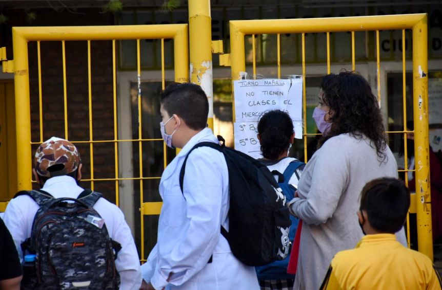 Gutiérrez anunció que el uso de barbijos en las escuelas será optativo