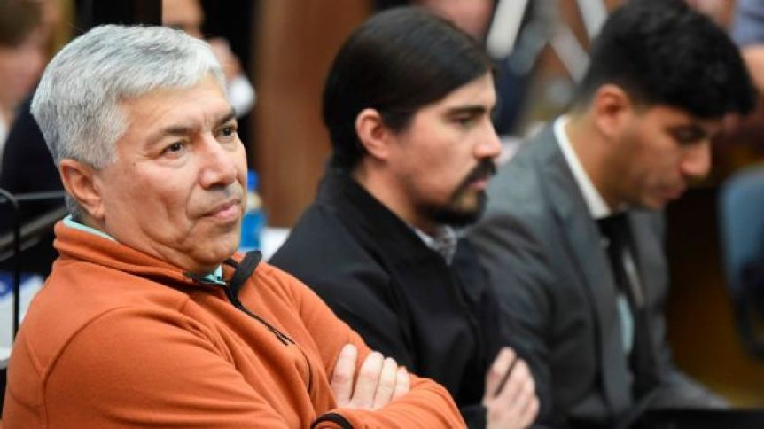 ¿Salvavidas de plomo? Guiño de Lázaro Báez a dirigente que busca la gobernación