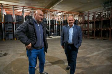 Sastre sigue de recorrida por el interior: se reunió con productores de Gaiman