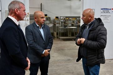 Sastre sigue de recorrida por el interior: se reunió con productores de Gaiman