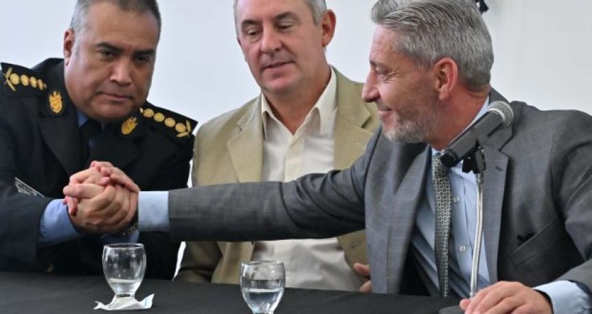 Arcioni envía un pedido de endeudamiento para comprar equipamiento policial