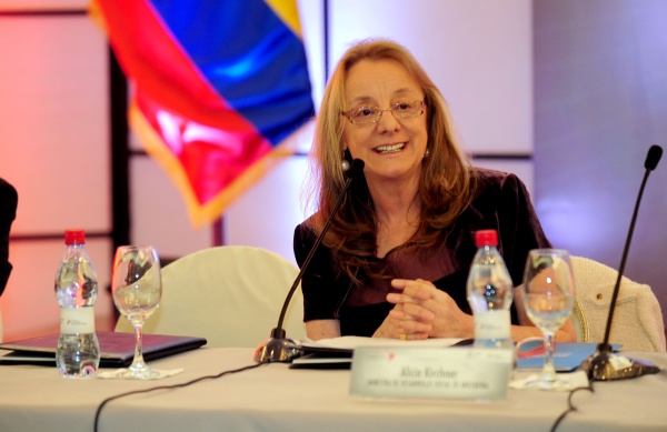 Alicia confirma candidatura y respaldó a Zannini