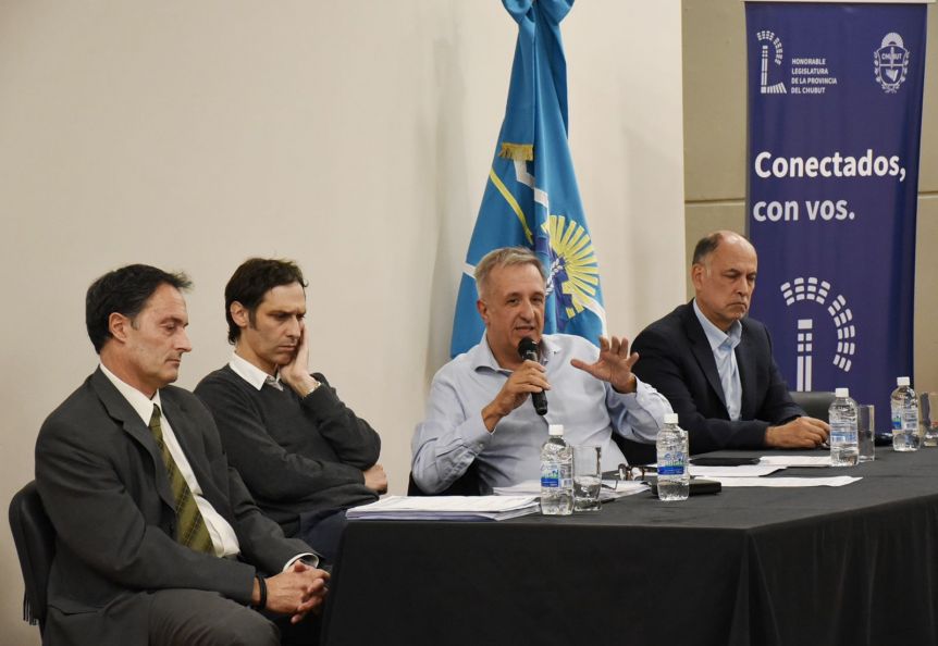 Integrantes del Gabinete evacuaron dudas de los diputados: Rentas y emergencia hídrica en agenda