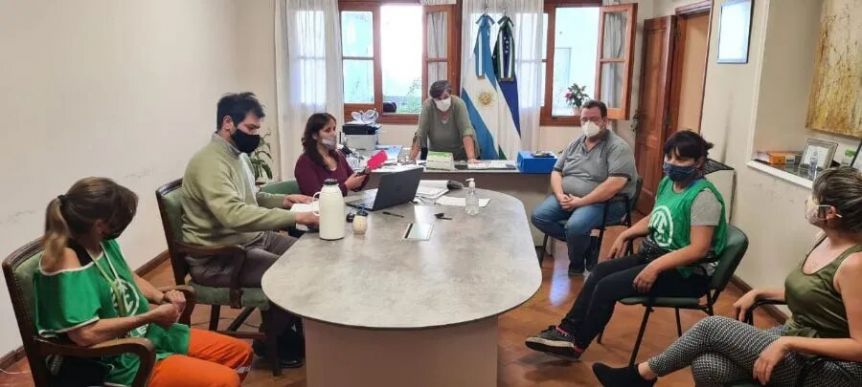 ATE le pidió a la Gobernadora que interceda por descuentos del 20% a municipales de Allen
