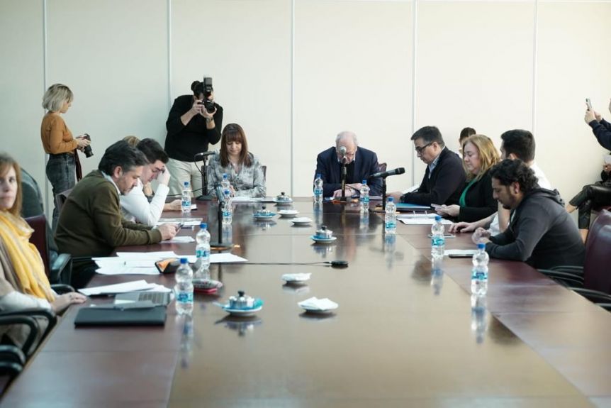 La Legislatura busca avanzar sobre dos proyectos: administrar las represas hidroeléctricas y ser la sede de YPF