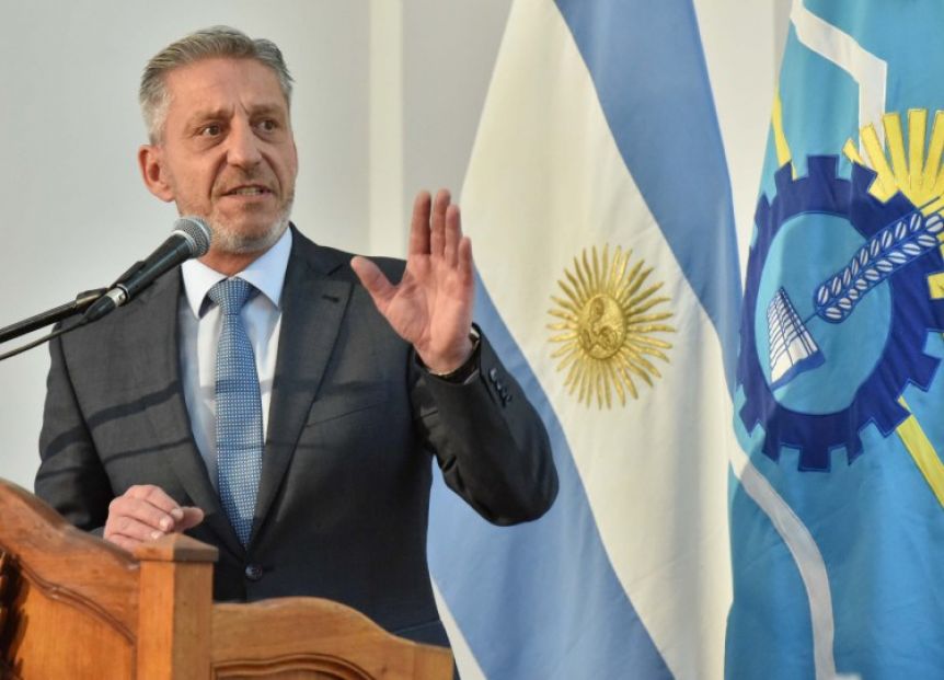 Arcioni confirmó que le aceptó la renuncia a Perata y que evalúa posibles reemplazos