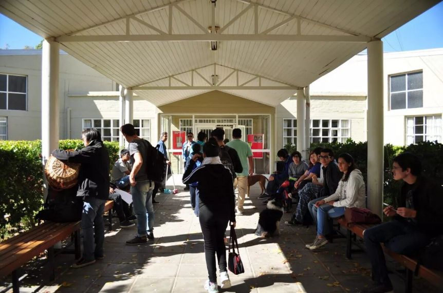 Malestar en IUPA porque podría extender la edad de jubilación de los docentes