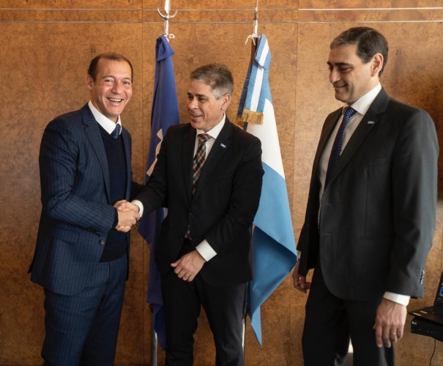 Con el traje de CEO puesto, Iuliano se reunió en Buenos Aires con González y Gutiérrez
