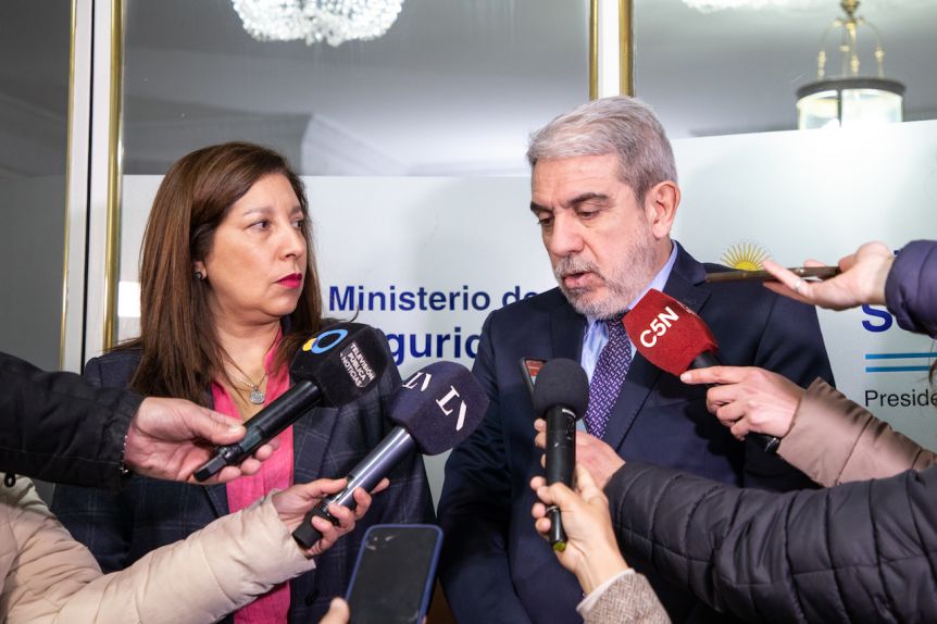 Conflicto mapuche: Aníbal Fernández le ofreció a la Provincia la participación de gendarmería en Villa Mascardi