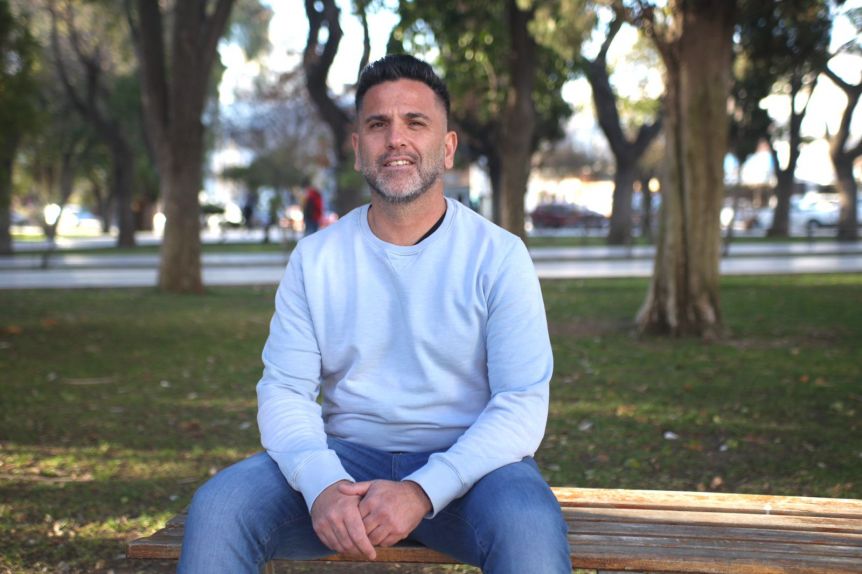 Mamet promete una reducción del 80% de los cargos políticos si es elegido como intendente
