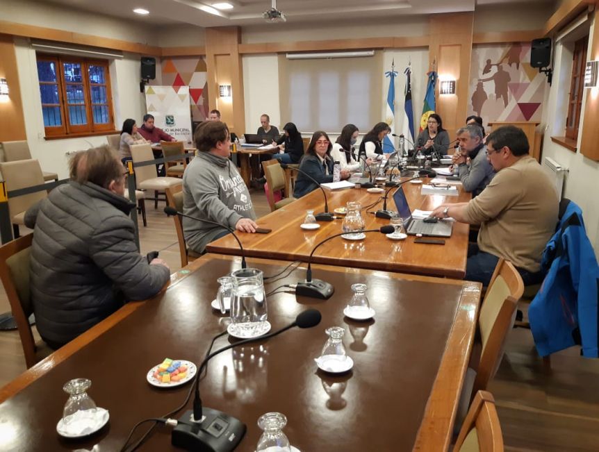 Continúa el debate en Bariloche: ahora quieren bajar la cantidad de concejales para reducir el costo político