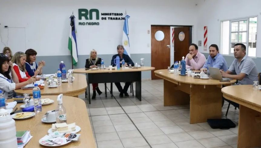 Conflicto sin fin: la negociación salarial pasó a un cuarto intermedio y UnTER anunció nuevas medidas