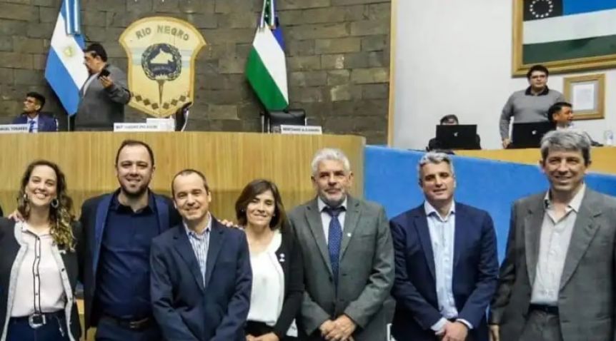 El sector de Doñate marcó la cancha y presentó un nuevo interbloque parlamentario