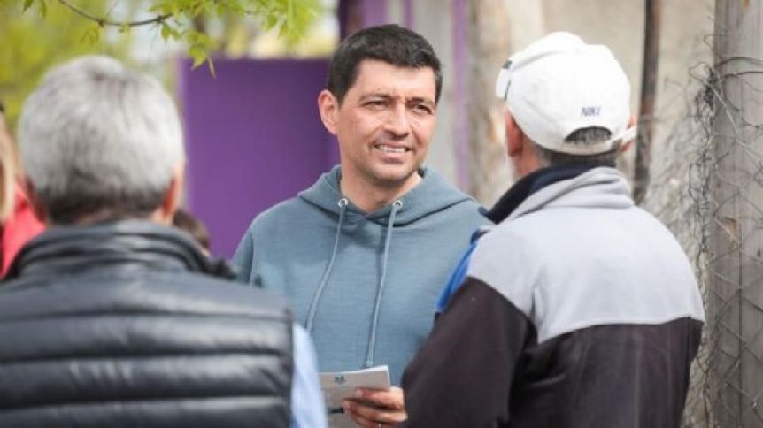 Koopmann sale a buscar votos puerta a puerta