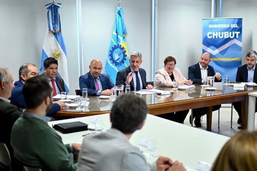 Sastre participó de una reunión de Gabinete y quedó a cargo del Ejecutivo provincial