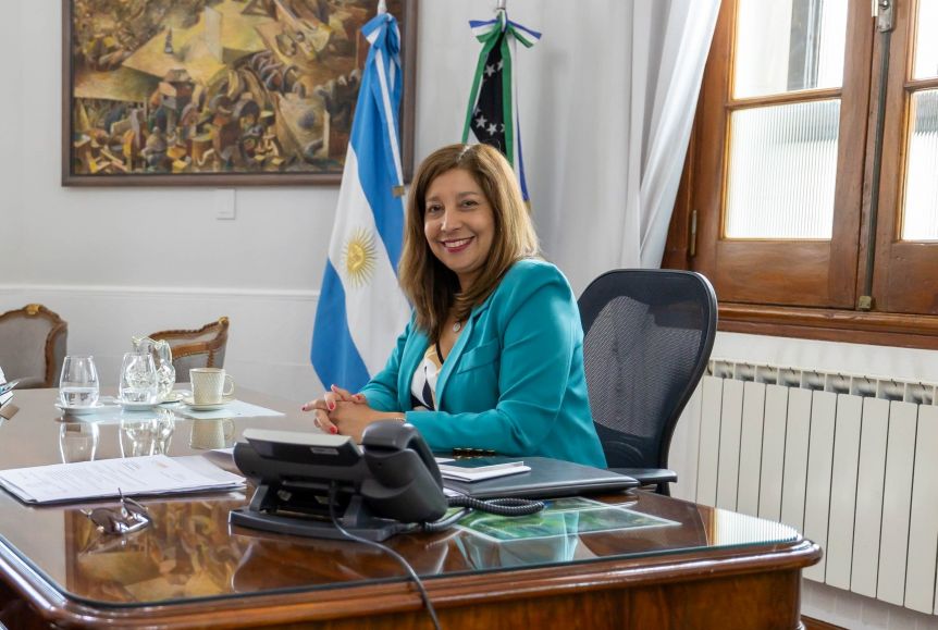 Tras su regreso de Italia, Carreras criticó a Weretilneck por apurarse con la reforma electoral y su video de “campaña”