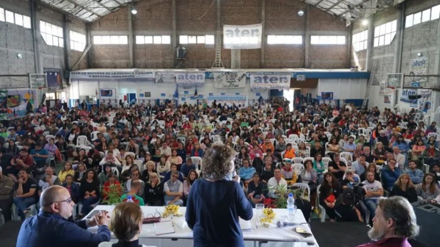 Más de 2 mil docentes participaron de un Encuentro de ATEN donde reclamaron por escuelas seguras