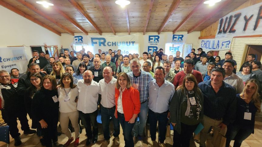 El Frente Renovador quedó habilitado para realizar alianzas y ratificó su apoyo a Mariano Arcioni
