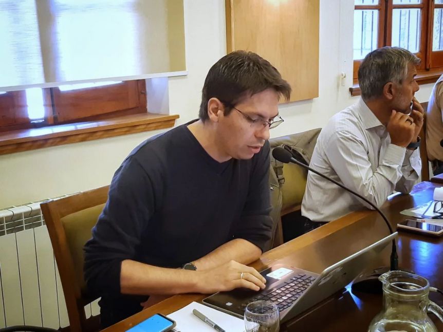 Para JSRN no mantener el número de concejales en Bariloche “sería caer en la especulación electoral