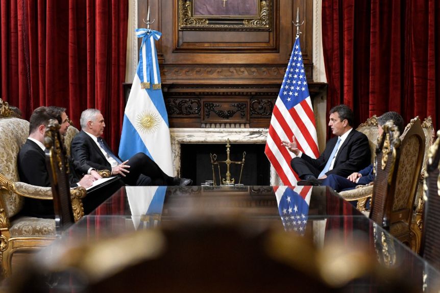 Dos gobernadores patagónicos respaldaron a Massa tras el acuerdo de intercambio con EEUU