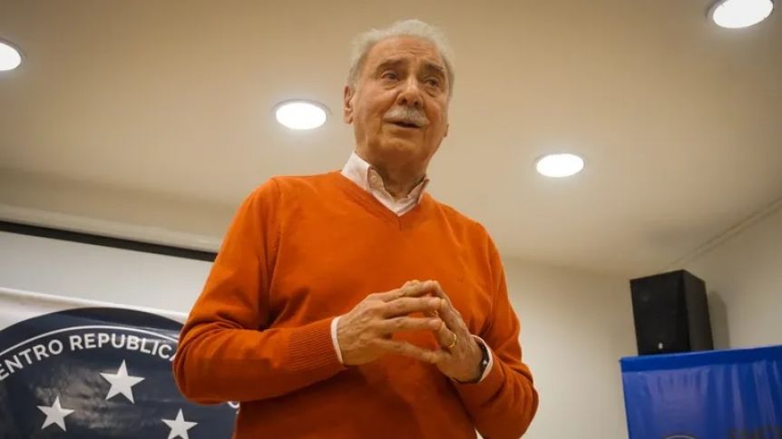 Sobisch fustigó a sus ex aliados de DC por cerrar acuerdos con ambos sectores del MPN