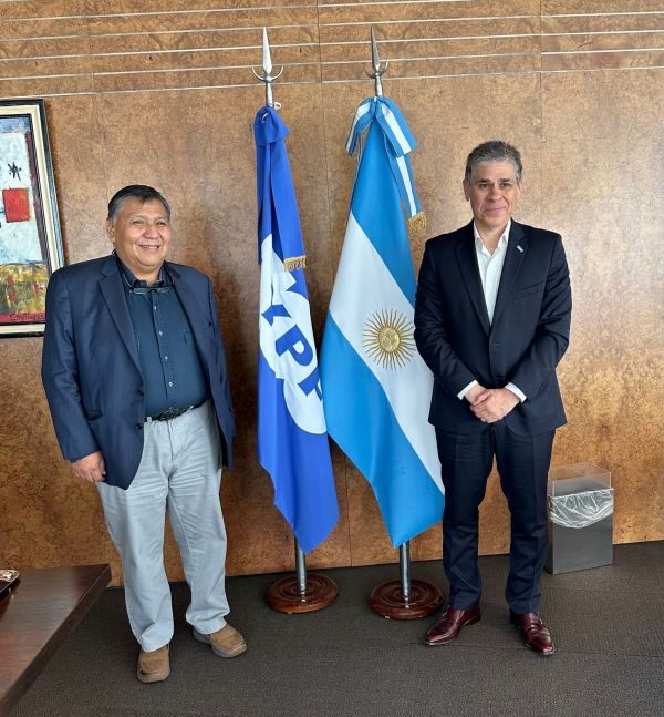 Loma Ávila destacó el diálogo con el presidente de YPF