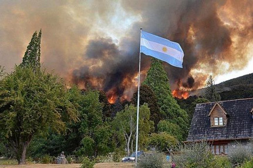 Alerta incendios: más de 900 hectáreas consumidas en PNLA y un nuevo foco en Cholila