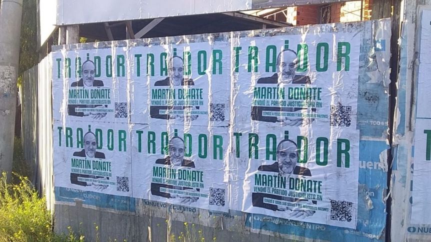 El PJ al rojo vivo: afiches, traiciones, acusaciones cruzadas y renuncias