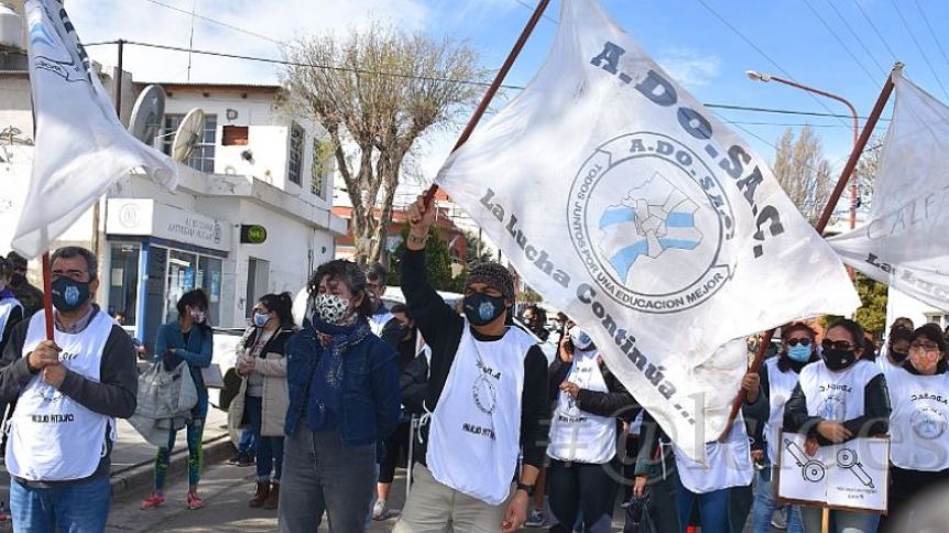 Previo a su Congreso, ADOSAC emitió un duro comunicado contra el CPE