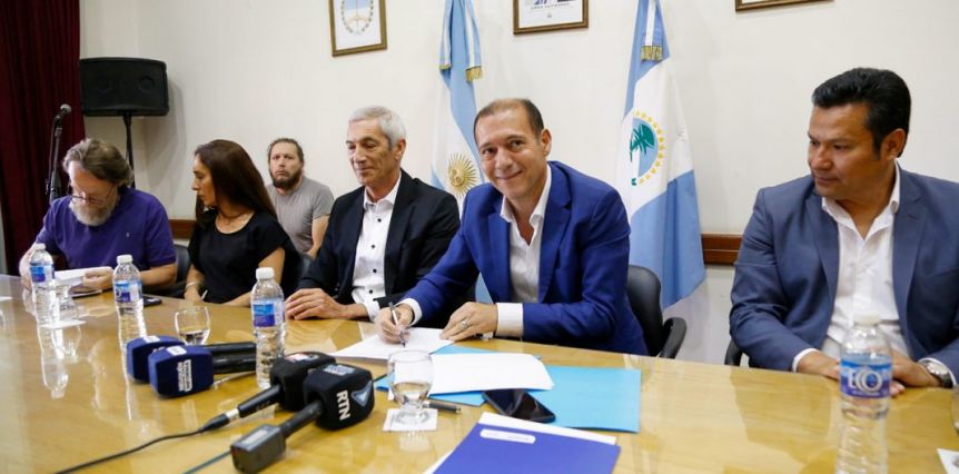 Gutiérrez firmó acuerdo salarial con ATEN y las clases arrancan con normalidad