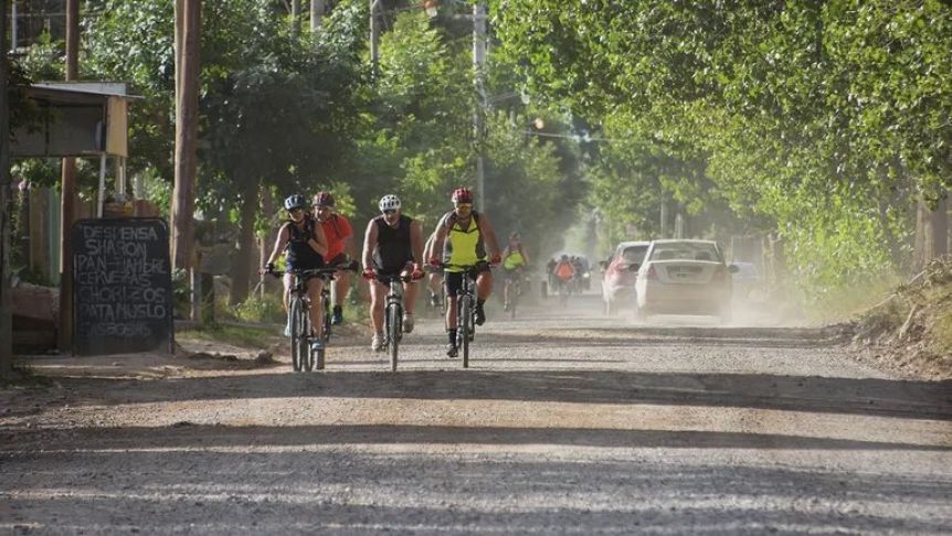 Desde UNE le reprocharon a Gloria Ruiz por el estado de la calle que divide a Plottier con la Ciudad de Neuquén