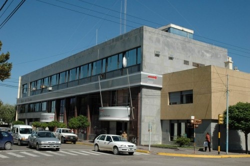 Ordenan detención de ex funcionarios radicales