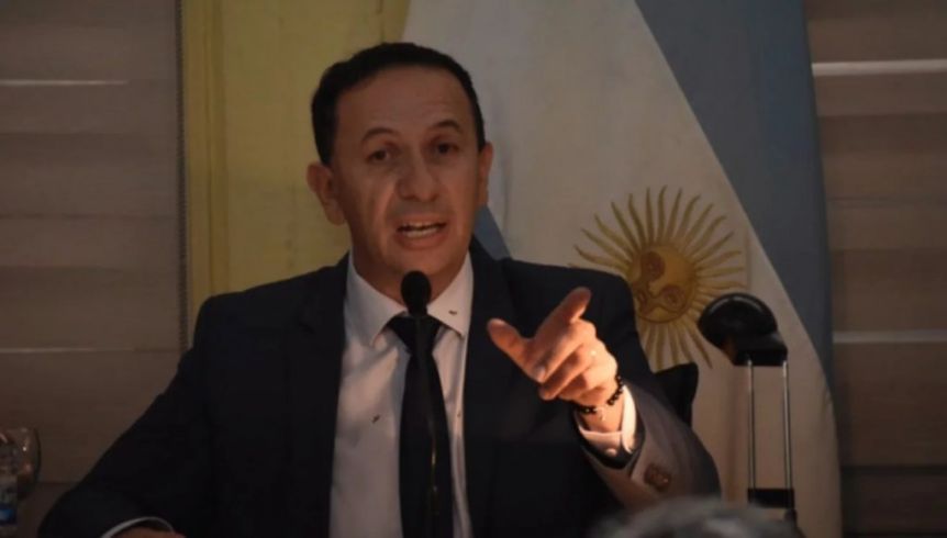 Maderna reeditó la pelea con Arcioni y lo culpó por la situación que atraviesa Trelew