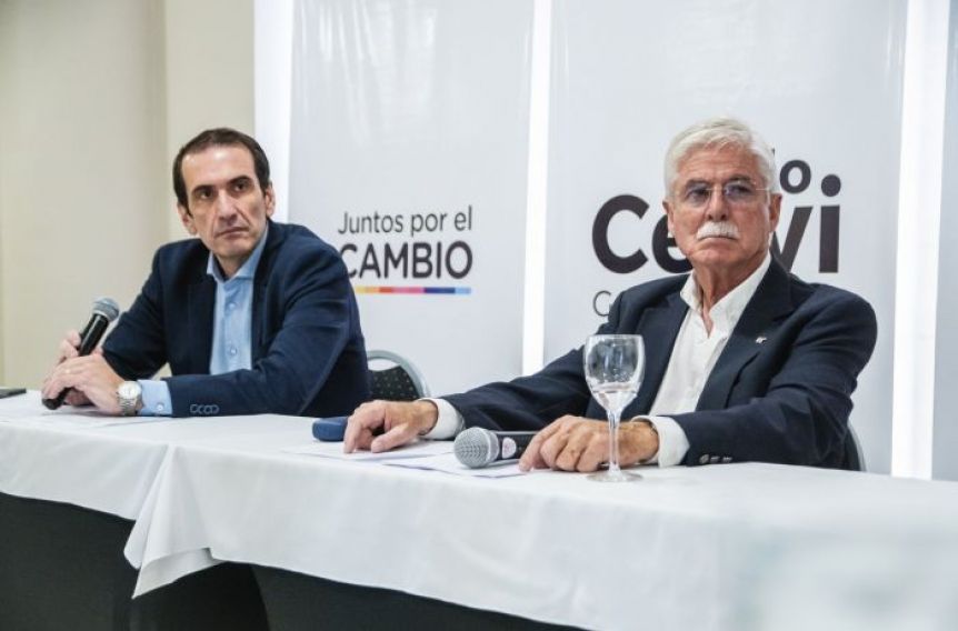 La Convención de la UCR pidió que renuncien los que se fueron con Figueroa