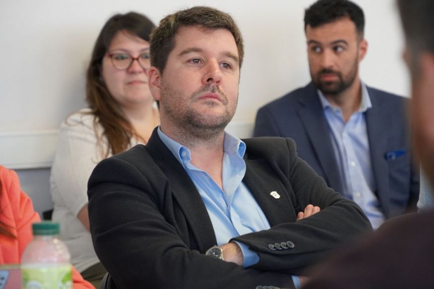 Fuertes críticas a La Cámpora por la boleta tricolor con JSRN y la UCR: