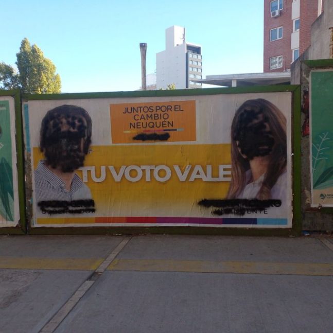 Vandalizaron carteles de Juntos por el Cambio y Cervi se despachó en redes