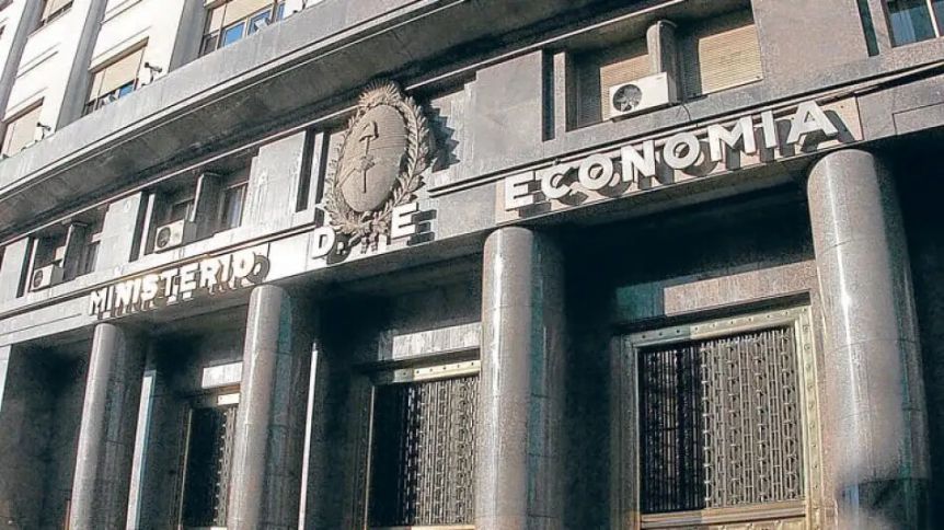 Lo que se viene: dólar agro, simplificación del mercado de cambio y restricciones para ahorristas