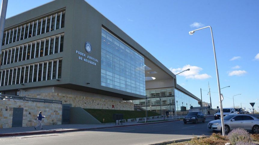 Buscan que los fiscales y jueces ganen el mismo sueldo para evitar la deserción hacia los tribunales