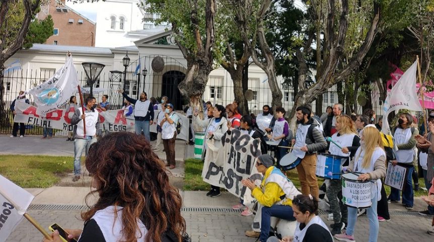 Conflicto educativo sin freno: comenzó el paro de 120 horas de ADOSAC
