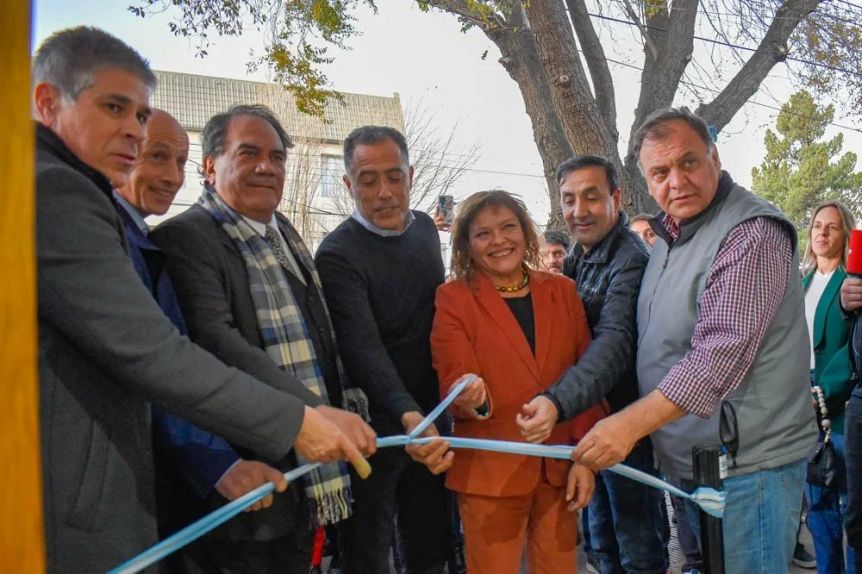 El kirchnerismo muestra unidad y despliega a todos sus candidatos en el territorio