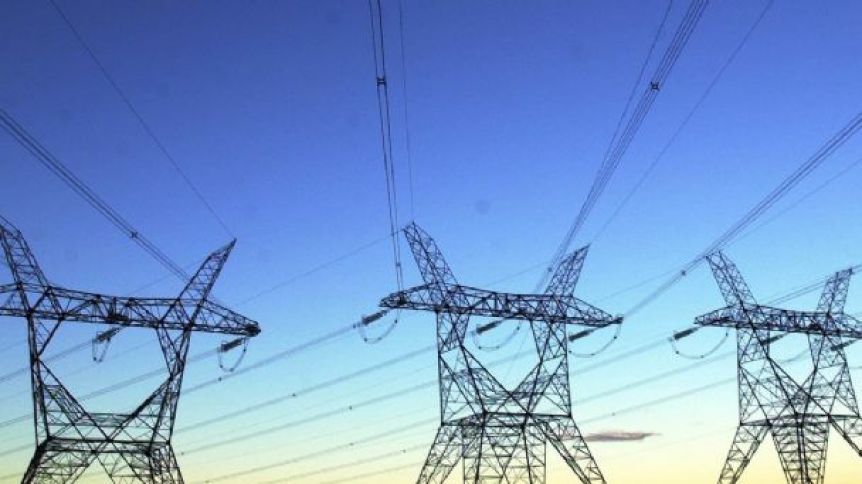Desde el ENRE sancionaron a empresas generadoras y transportistas de energía eléctrica