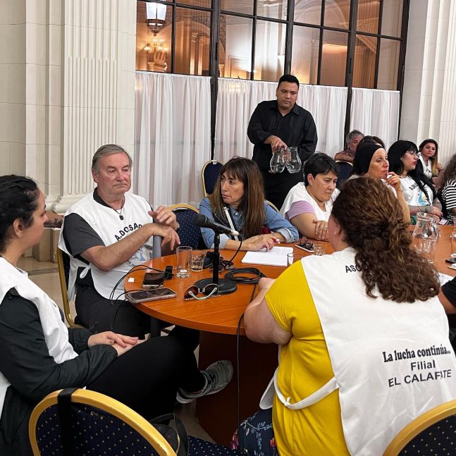 Conflicto educativo sin freno: Reyes acompañó a los docentes en Buenos Aires para visibilizar la problemática