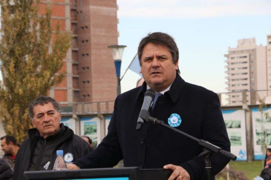 En el acto por el Día de la Patria, Gaido convocó a la unidad dentro del partido