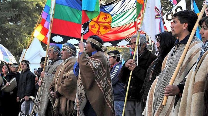 La Confederación Mapuche apuntó contra la boda de una famosa modelo