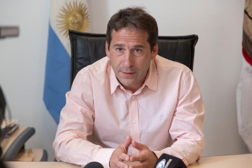 Abocado a la campaña para la Gobernación, Luque se tomará licencia en Comodoro