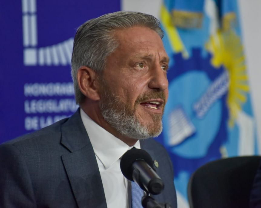 Arcioni cuestionó el largo receso que se tomó la Legislatura en la previa de las elecciones